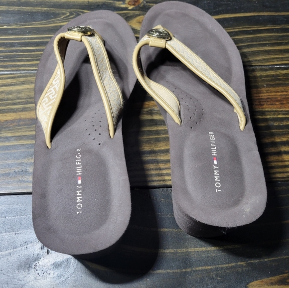 Tommy Hilfiger Wedge Summer Sandal Platform Flip Flops Tan TH pattern Straps, 8 - Picture 6 of 7